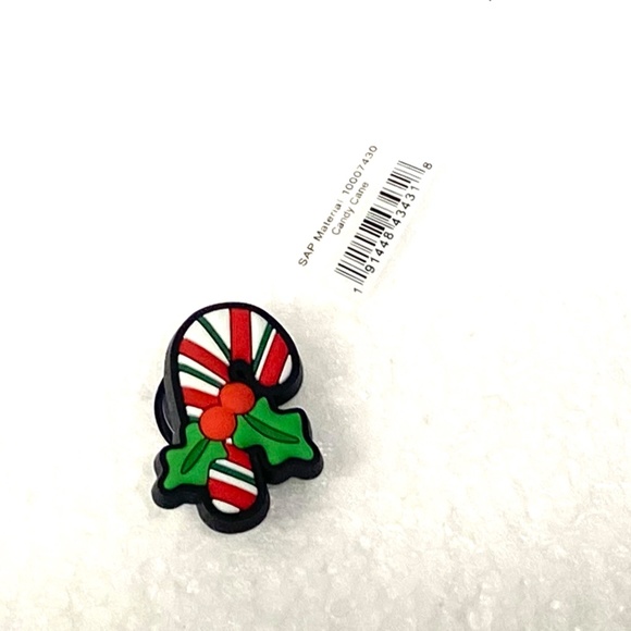 Crocs Christmas Holiday Candy Cane Jibbitz Charm - Picture 1 of 1